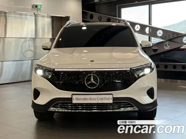Mercedes-Benz EQB 2025 — Photo 16/19
