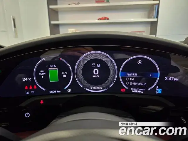 Porsche Taycan 2025 — ფოტო 5/20