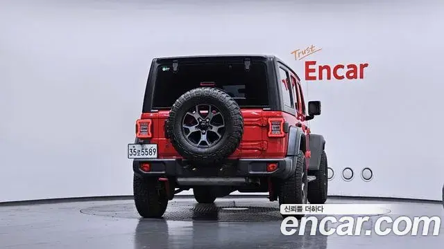 Jeep Wrangler 2018 — ფოტო 17/34