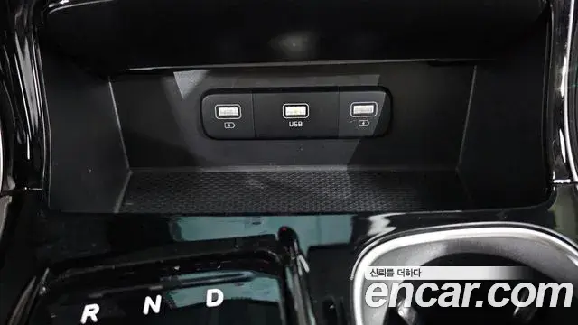 Kia Carnival 2021 — ფოტო 12/31