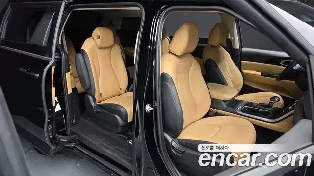 Kia Carnival 2023 — Photo 12/20