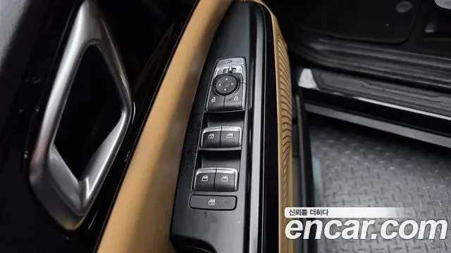 Kia Carnival 2023 — Photo 14/20