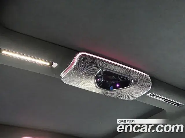 Mercedes-Benz S-Class 2024 — Photo 19/20