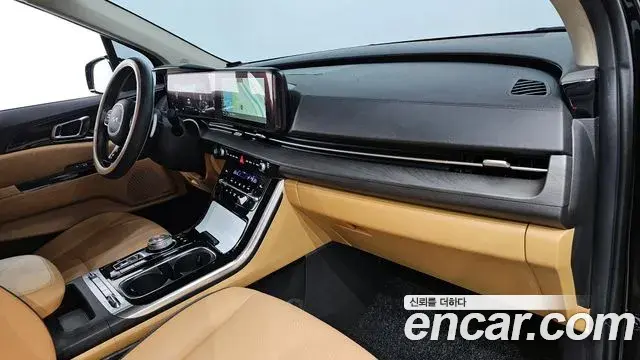 Kia Carnival 2023 — Şəkil 26/30