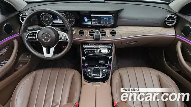 Mercedes-Benz E-Class 2019 — Şəkil 17/33