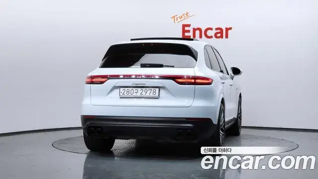Porsche Cayenne 2020 — Фото 3/20