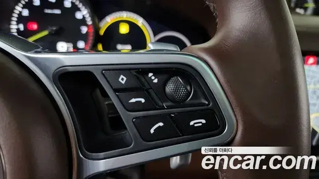 Porsche Cayenne 2020 — Фото 15/20