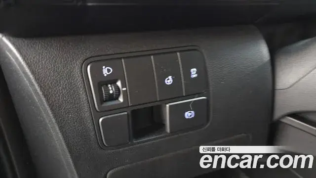Hyundai Staria 2021 — Фото 17/20