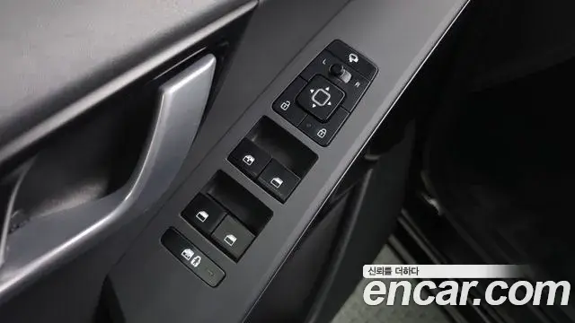 Kia Niro 2022 — ფოტო 18/33
