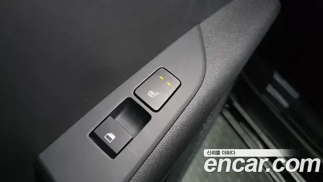 Kia Niro 2022 — ფოტო 27/33