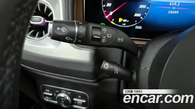 Mercedes-Benz G-Class 2025 — Photo 26/33