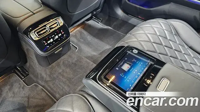 Mercedes-Benz S-Class 2023 — Photo 26/30