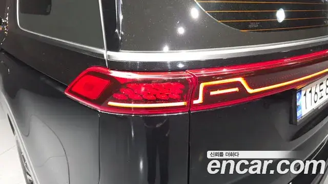 Kia Carnival 2022 — ფოტო 34/34