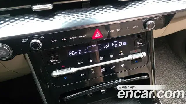 Kia Carnival 2022 — ფოტო 9/34