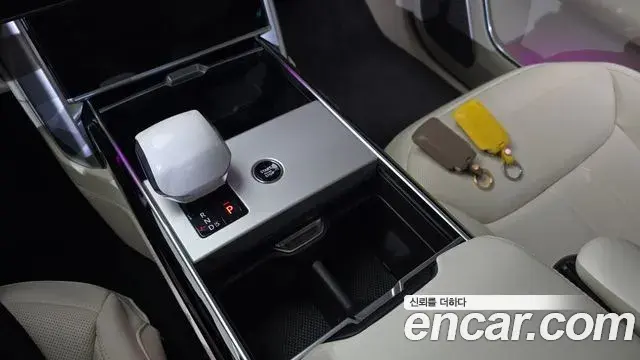 Land Rover Range Rover 2025 — Photo 9/33