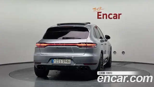 Porsche Macan 2021 — Şəkil 15/20