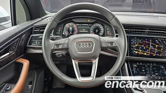 Audi Q7 2023 — ფოტო 10/33