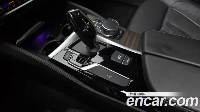 BMW 5 Series 2018 — ფოტო 4/32