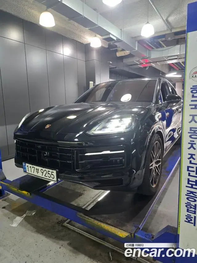 Porsche Cayenne 2025 — Photo 5/7