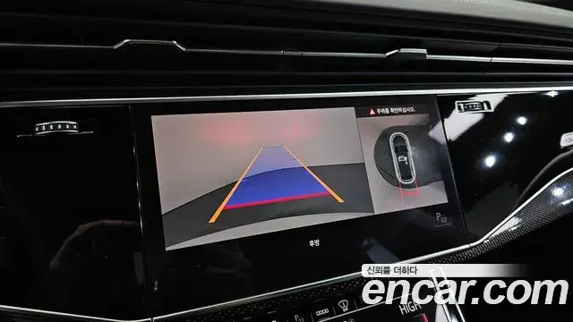 Audi SQ8 2021 — Şəkil 17/20