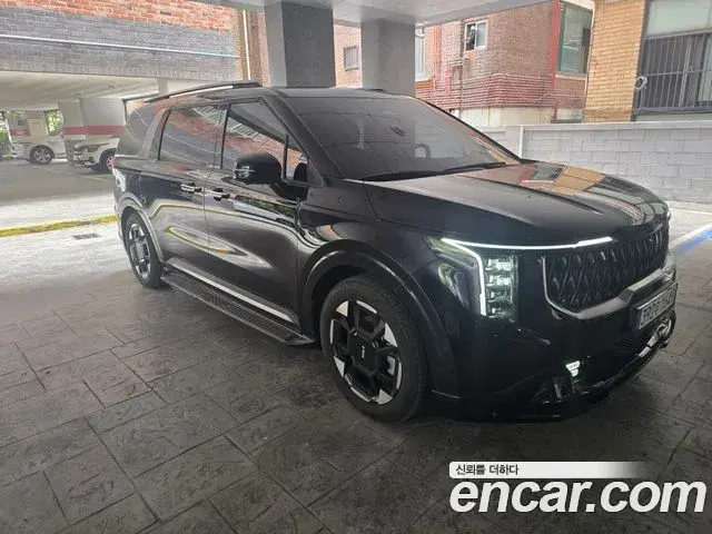 Kia Carnival 2025 — Photo 9/12