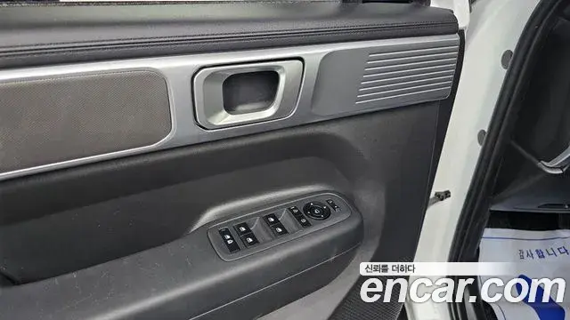 Hyundai Santa Fe 2024 — ფოტო 26/32