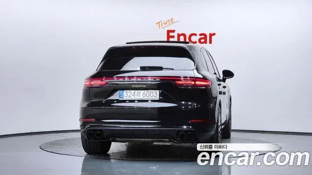 Porsche Cayenne 2023 — Şəkil 36/37
