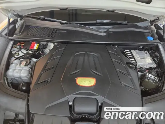 Porsche Cayenne 2021 — ფოტო 20/20