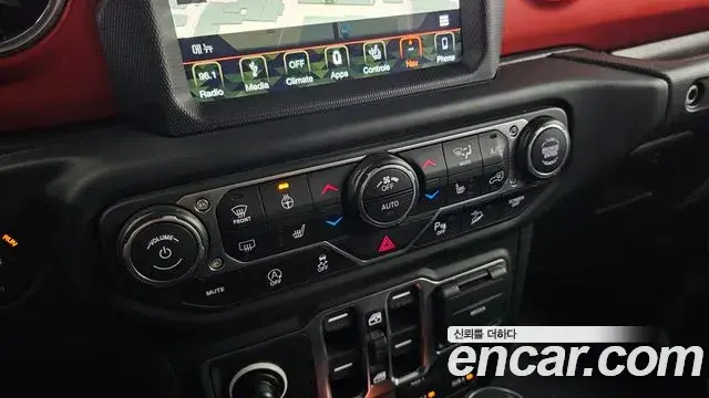 Jeep Wrangler 2019 — Şəkil 23/31