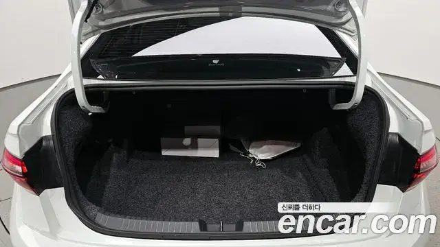 Volkswagen Jetta 2024 — Photo 14/32