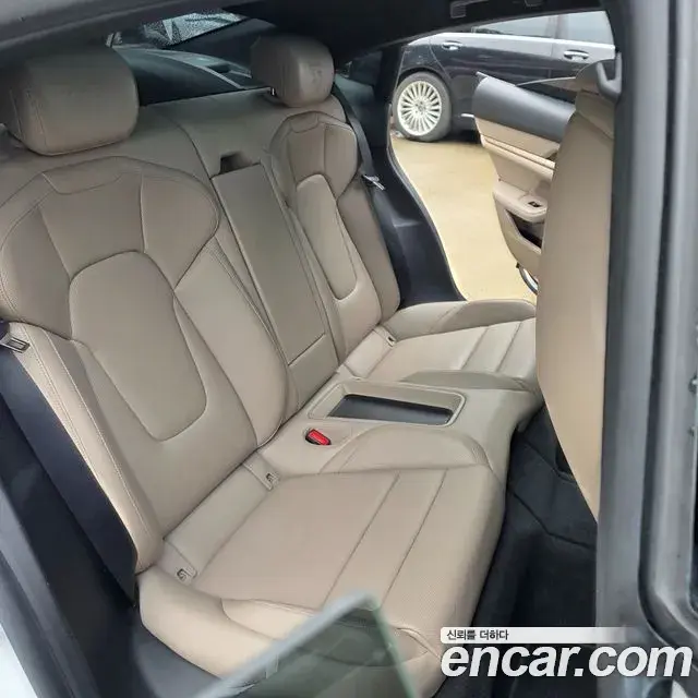 Porsche Taycan 2022 — Şəkil 17/20