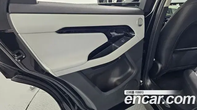Land Rover Range Rover Evoque 2025 — ფოტო 23/31