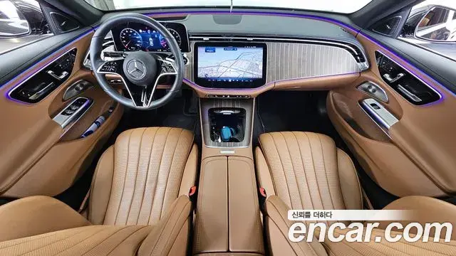 Mercedes-Benz E-Class 2024 — Photo 6/32