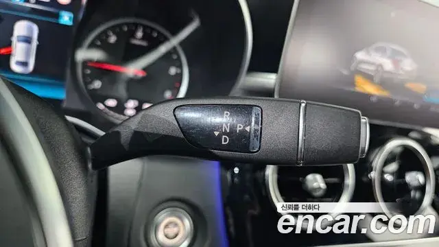 Mercedes-Benz C-Class 2020 — Photo 8/20