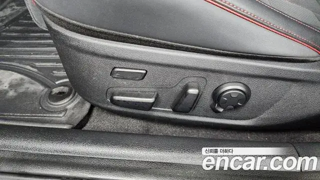 Kia Stinger Meister 2023 — Photo 32/35