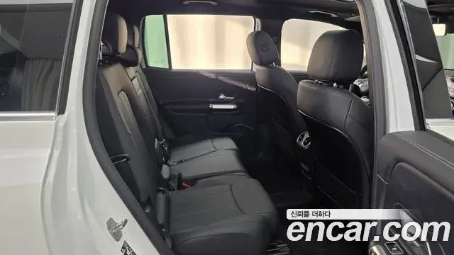 Mercedes-Benz GLB-Class 2024 — Фото 12/20