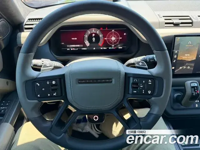 Land Rover Defender 2025 — Photo 5/20
