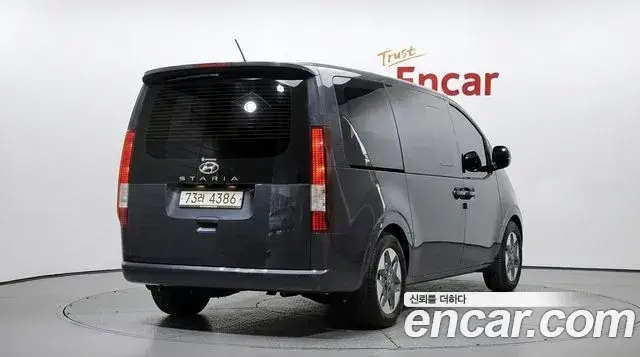 Hyundai Staria 2021 — Фото 2/20