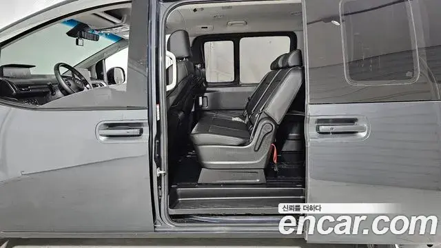 Hyundai Staria 2021 — Фото 12/20