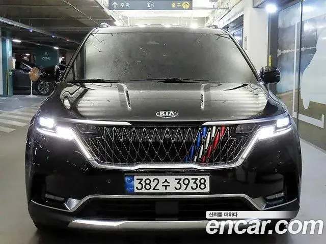 Kia Carnival 2020 — Фото 1/20
