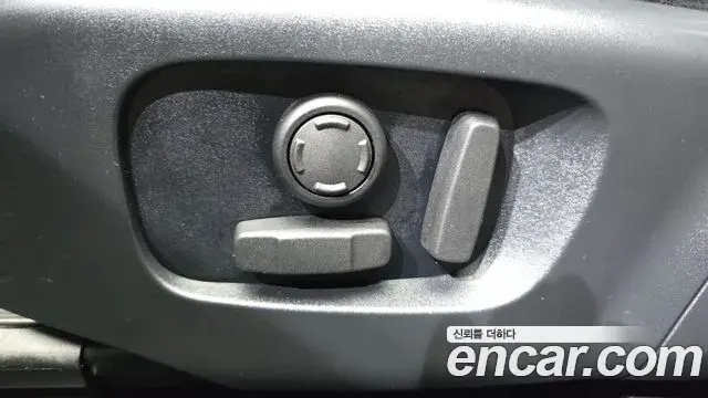 Land Rover Range Rover Evoque 2020 — Photo 31/32