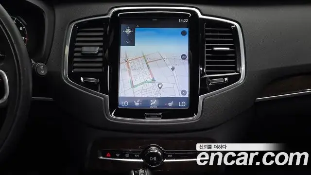 Volvo XC90 2018 — Şəkil 12/20