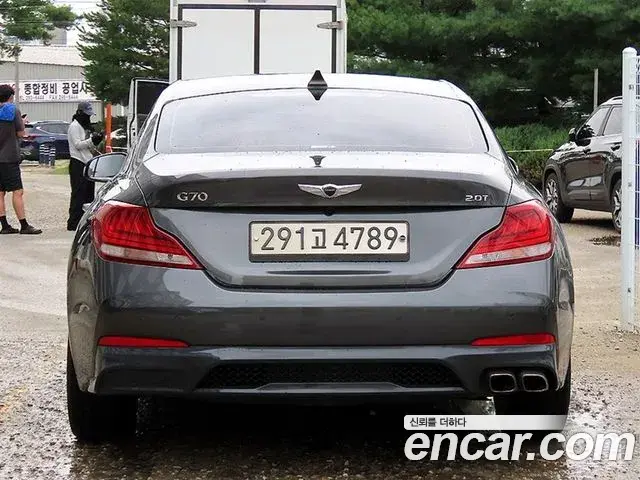 Genesis G70 2019 — Photo 9/20