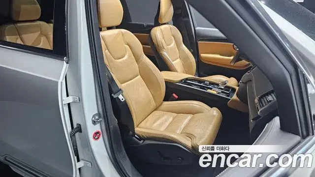 Volvo XC90 2021 — Фото 12/20