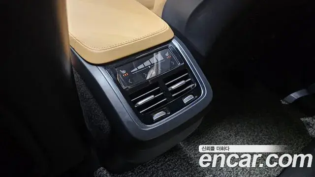 Volvo XC90 2021 — Фото 18/20