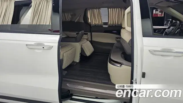 Kia Carnival 2021 — Фото 12/20