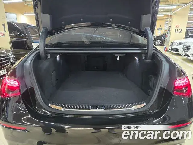 Mercedes-Benz S-Class 2025 — ფოტო 7/20