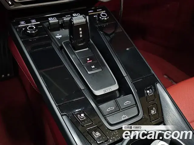 Porsche 911 2022 — ფოტო 13/20