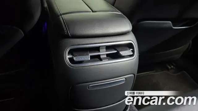 Genesis G90 2023 — Şəkil 35/39