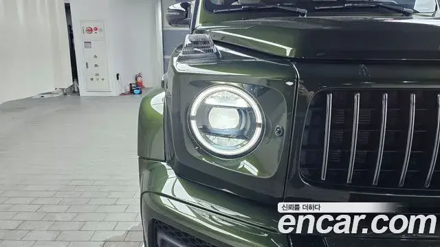 Mercedes-Benz G-Class 2023 — Photo 28/30